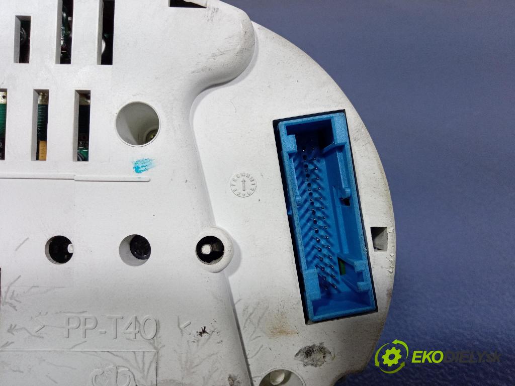 Audi A3 1.9 tdi 2000 Přístrojová deska 8L0920900G