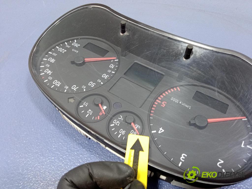 Audi A3 1.9 tdi 2000 Přístrojová deska 8L0920900G