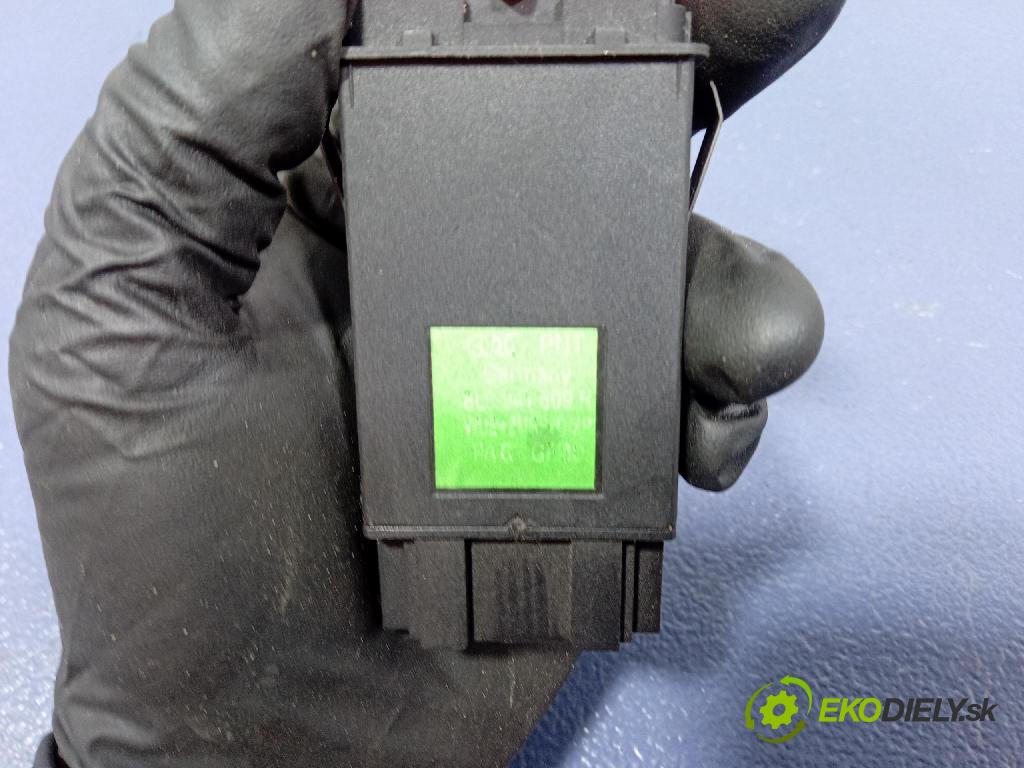 Audi A3 1.9 tdi 2000 Přepínač Světel: Nouzový 8L0941509H