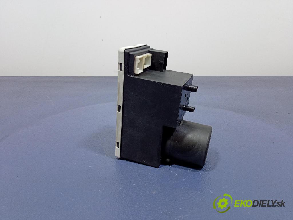 Audi A3 1.9 tdi 2000 pompa Centrálny: Zámok: 8D0862257