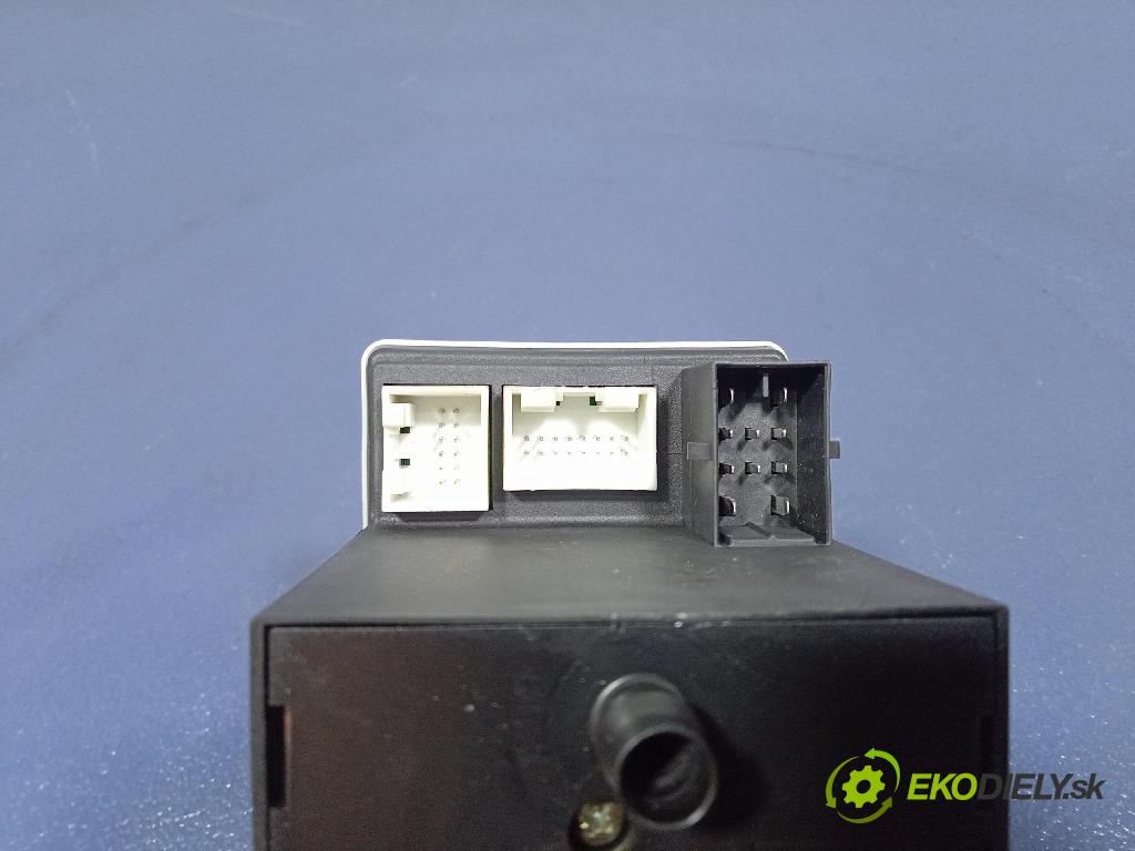 Audi A3 1.9 tdi 2000 pompa Centrálny: Zámok: 8D0862257