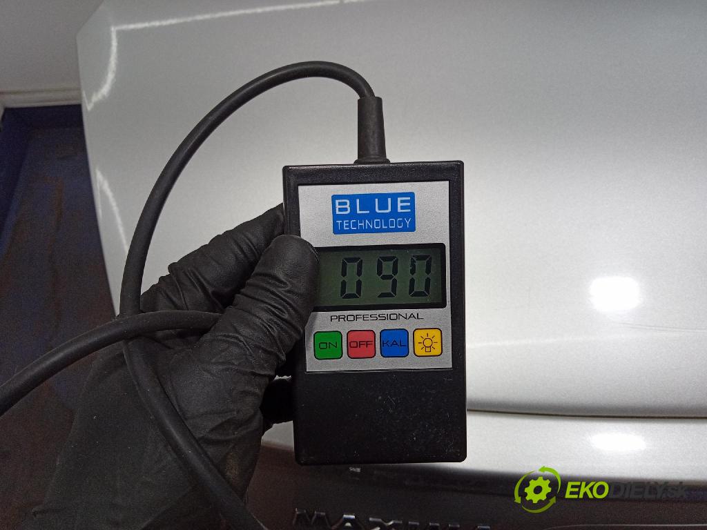 Nissan Maxima 2005 zadna dveře kufra: kufra: