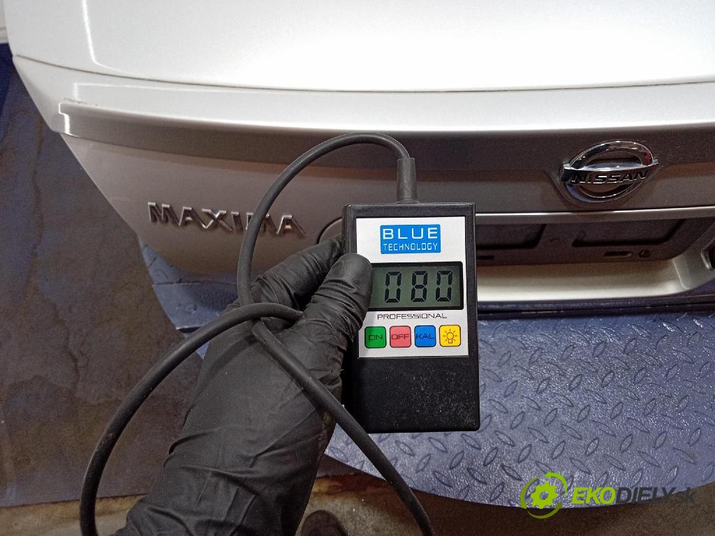 Nissan Maxima 2005 zadna dveře kufra: kufra: