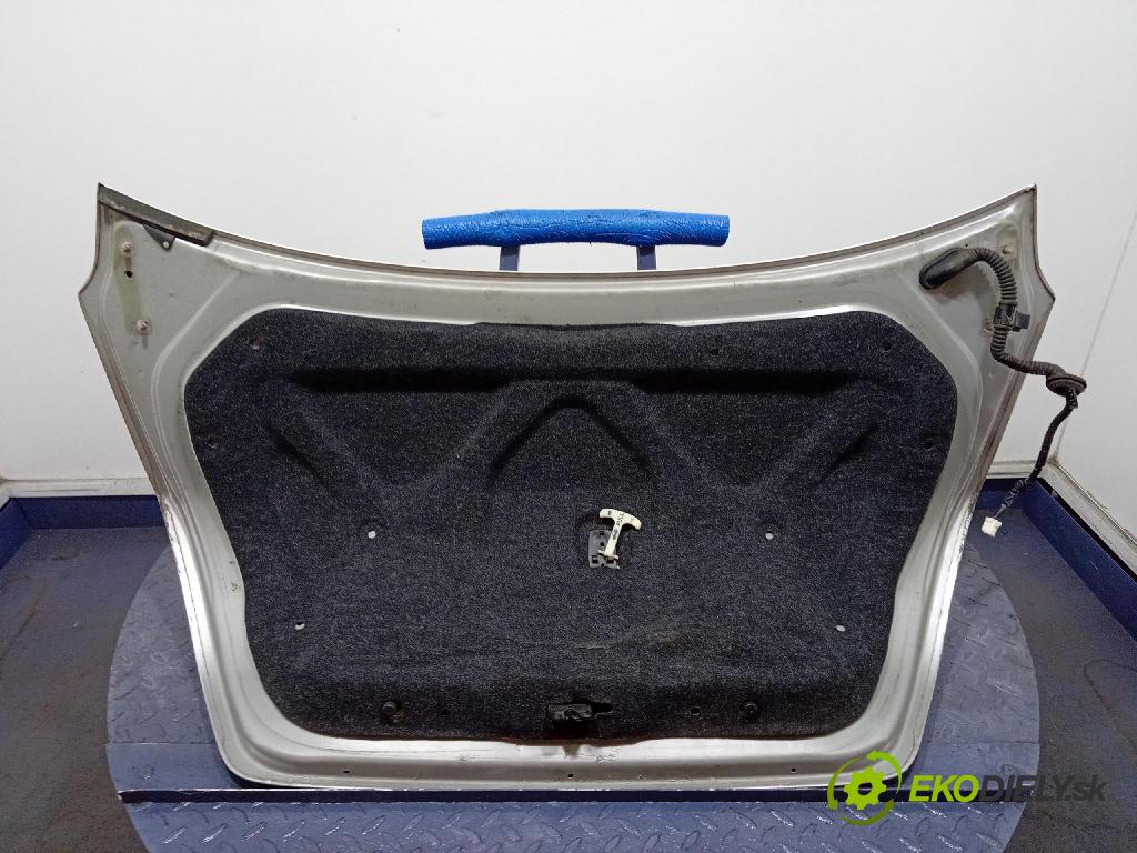 Nissan Maxima 2005 zadna dveře kufra: kufra: 