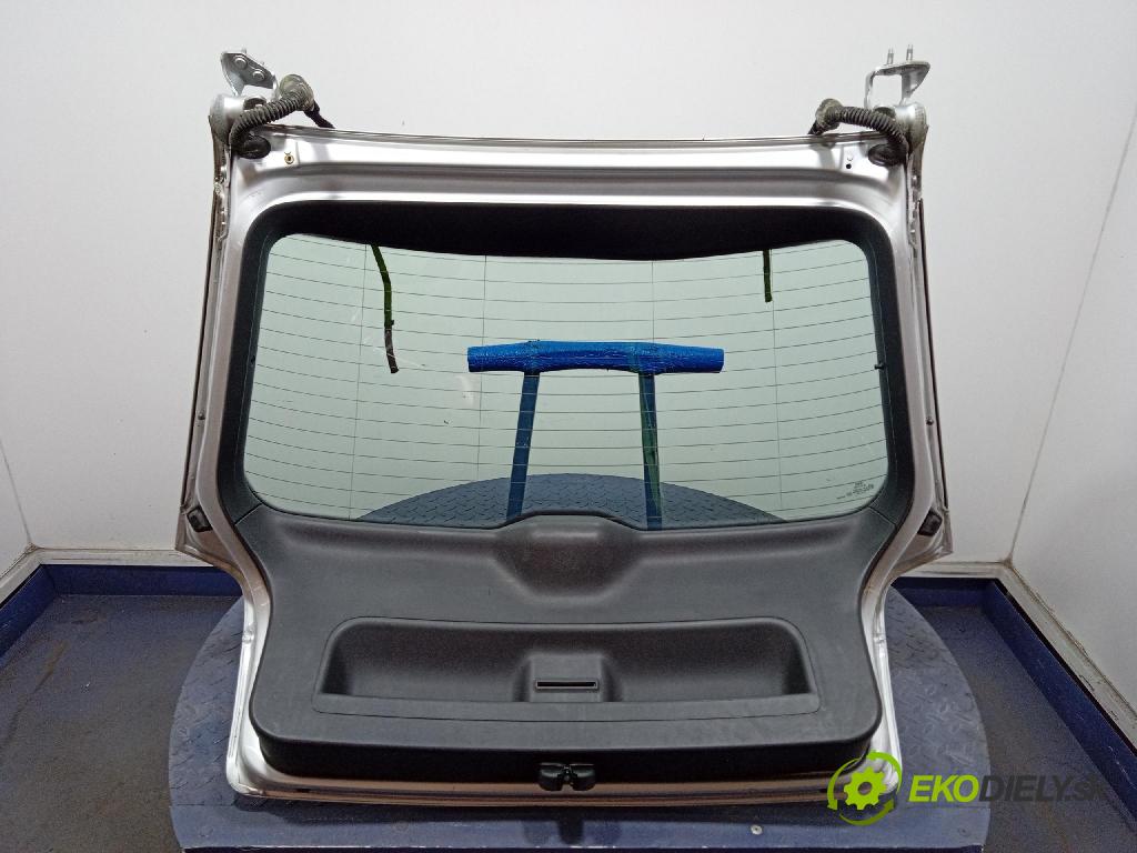 Audi A3 2007 zadna dveře kufra: kufra: 