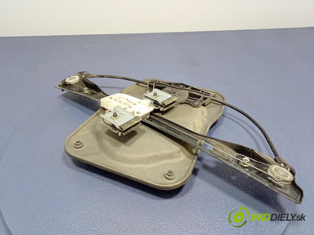 Skoda Roomster 2006 mechanismus stahování Sklenka: před Levý: 5J7837401A