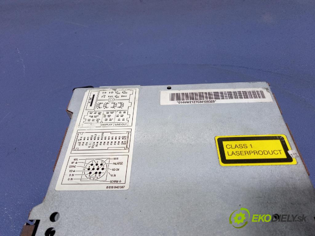 Vw Passat 2001 Radio I Navigácia: 3B0035191D