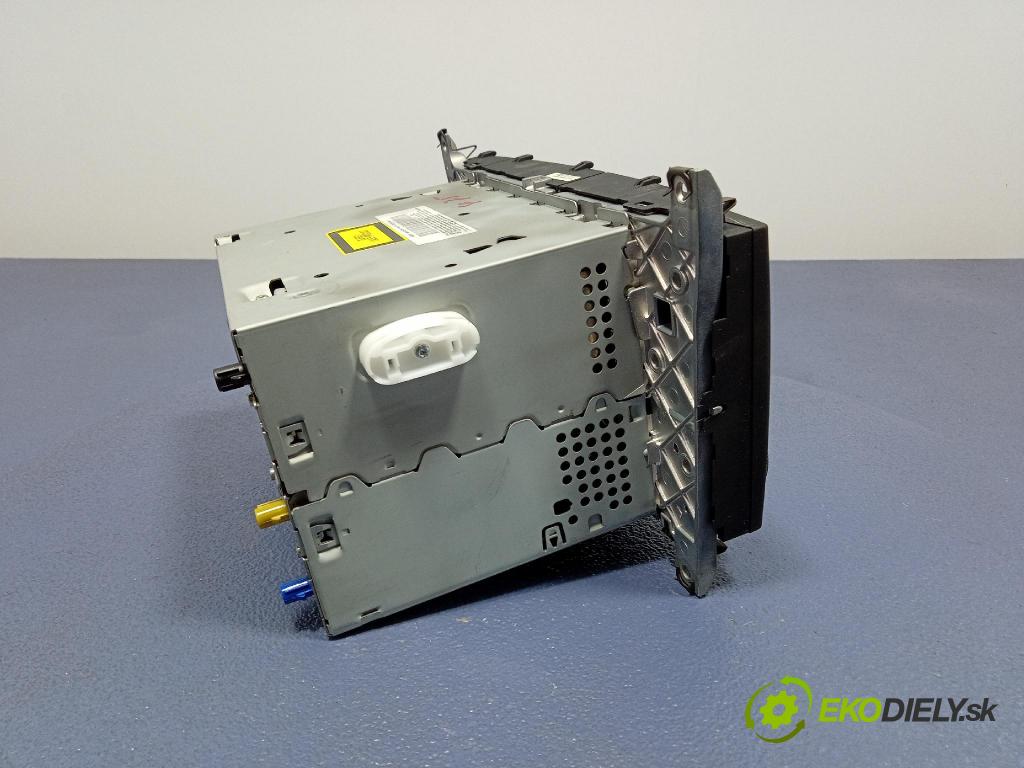 Mercedes C-klasa 2005 Radio I Navigácia: A2038703489