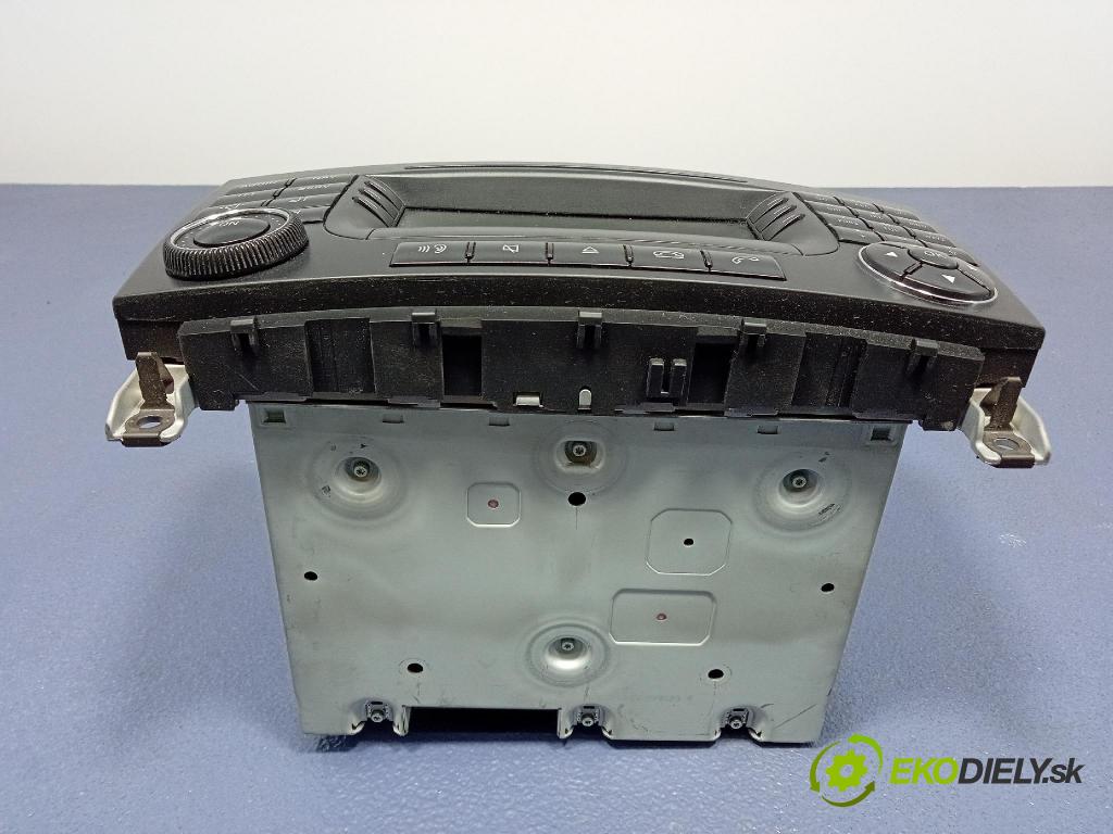 Mercedes C-klasa 2005 Radio I Navigace: A2038703489