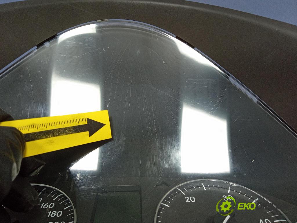 Mercedes C-klasa 2005 Přístrojová deska A2035401148