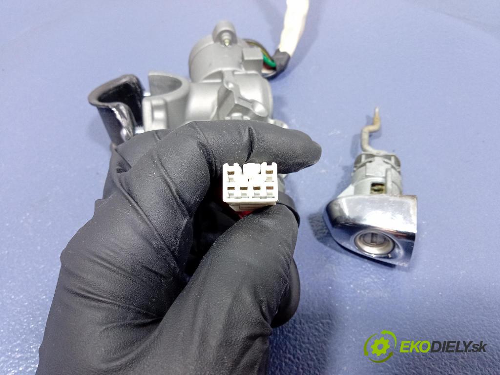Kia Carens 2007 Spínač zapaľovania: