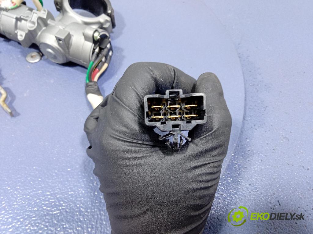 Kia Carens 2007 Spínač zapaľovania: 