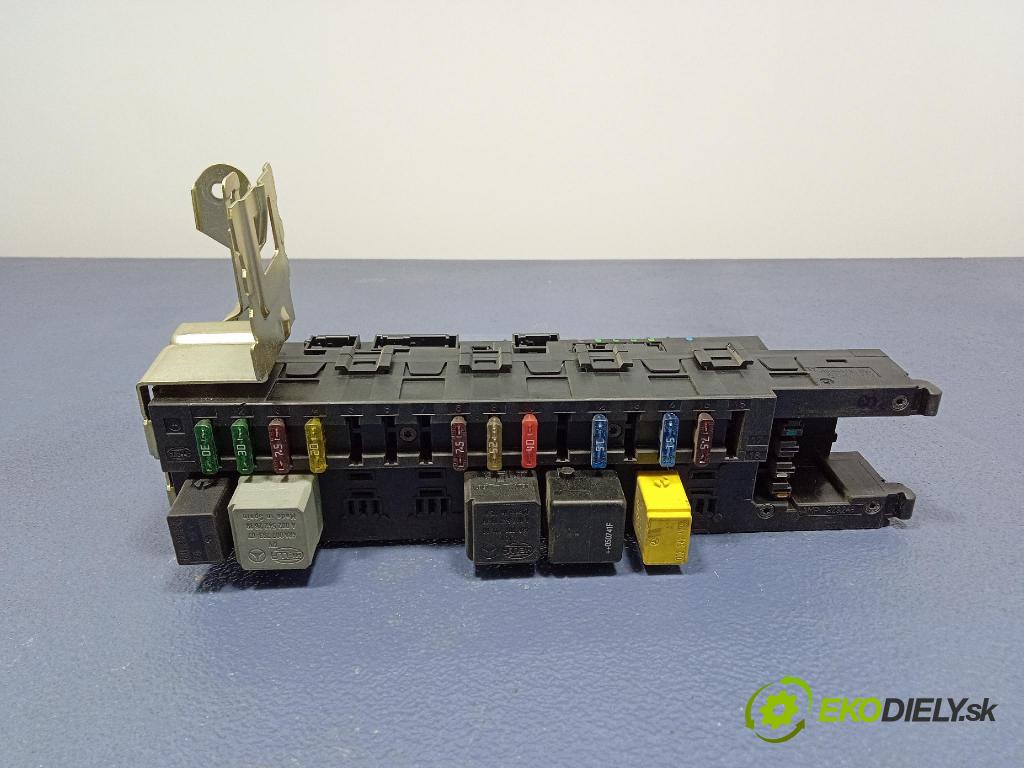 Mercedes C-klasa 2005 skrinka Poistky: 2035453101