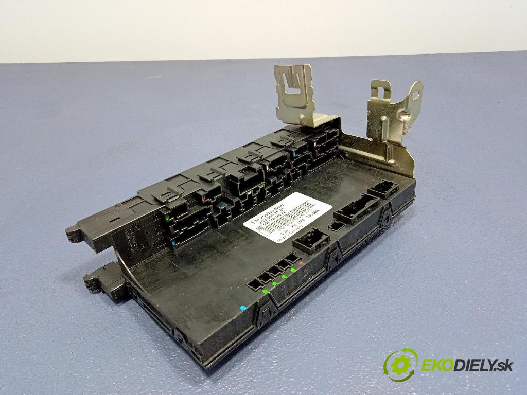 Mercedes C-klasa 2005 skrinka Poistky: 2035453101