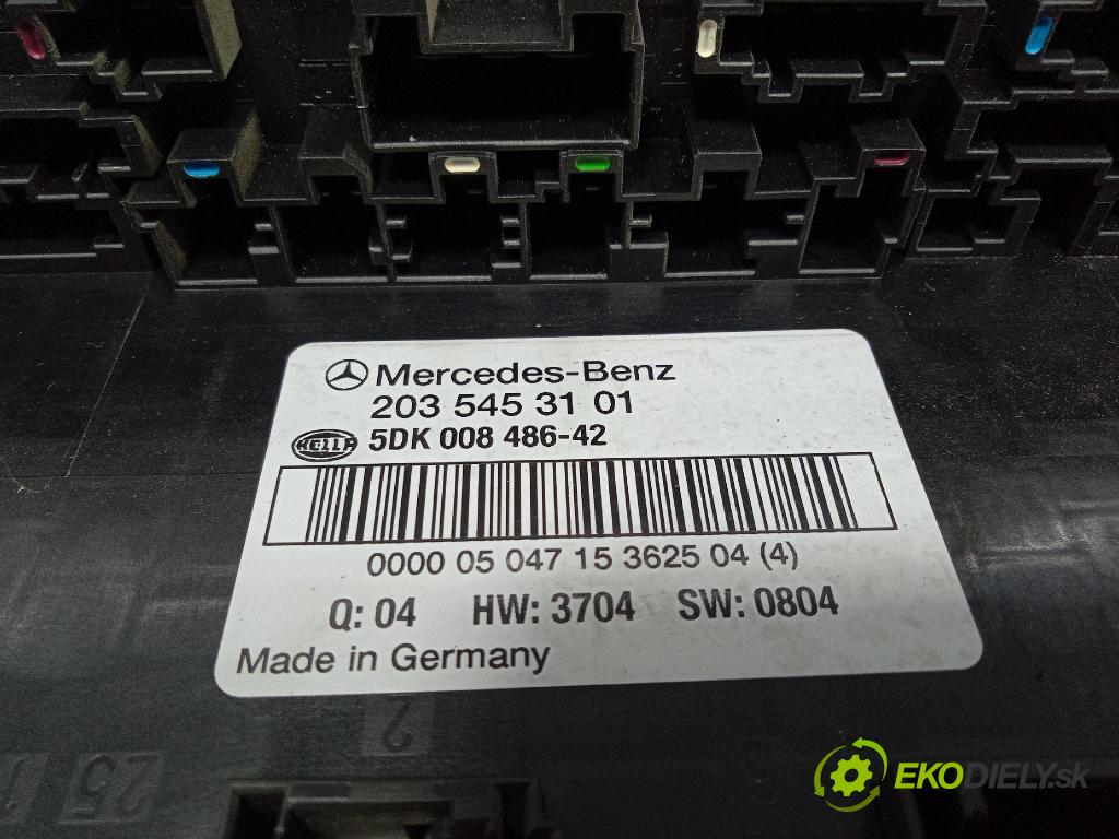 Mercedes C-klasa 2005 skříňka Pojistky 2035453101