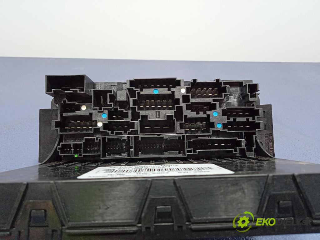 Mercedes C-klasa 2005 skrinka Poistky: 2035453001