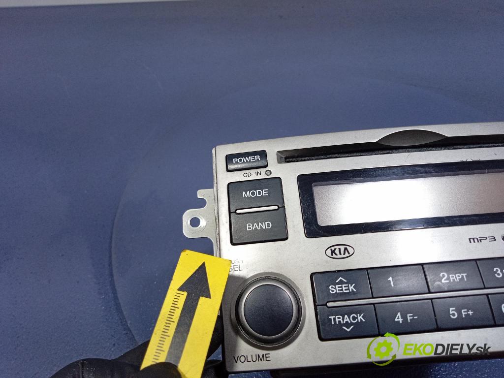 Kia Carens 2007 Radio I Navigácia: HN445-UN