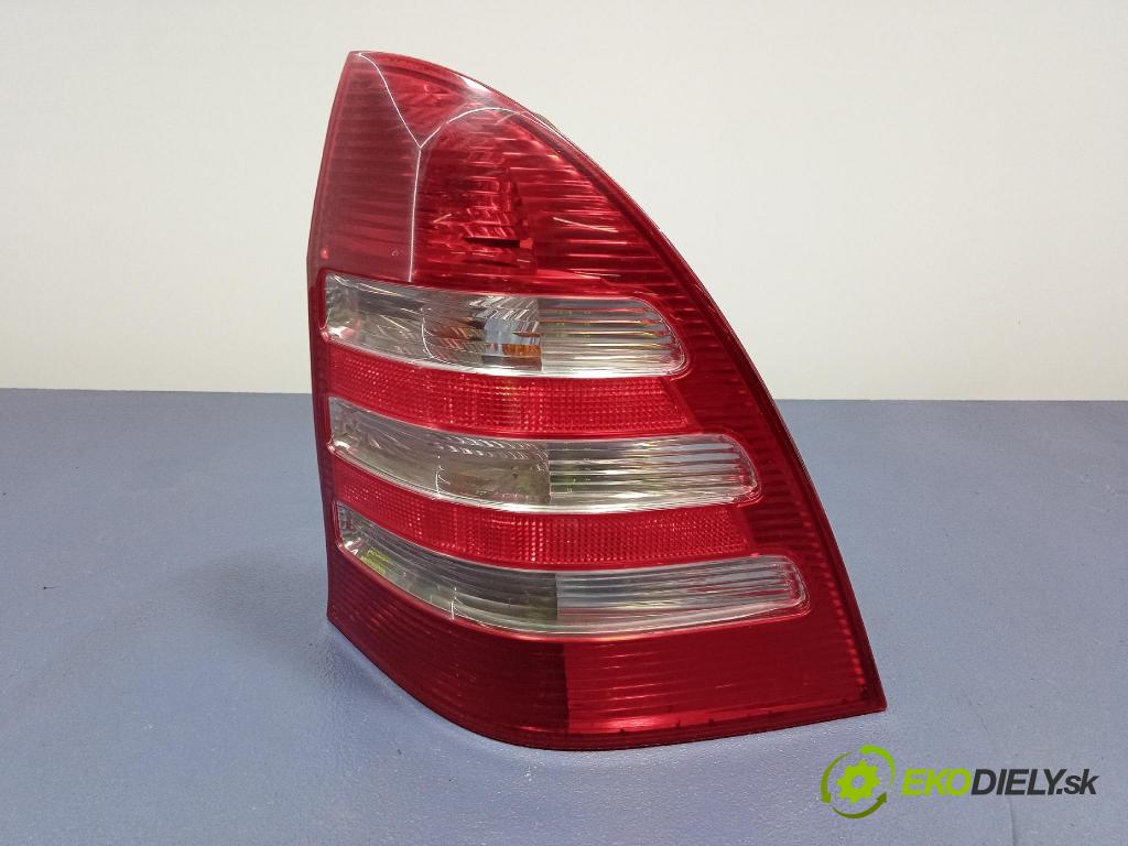 Mercedes C-klasa 2005 svetlo / reflektor zad Prava: Vonkajsia: