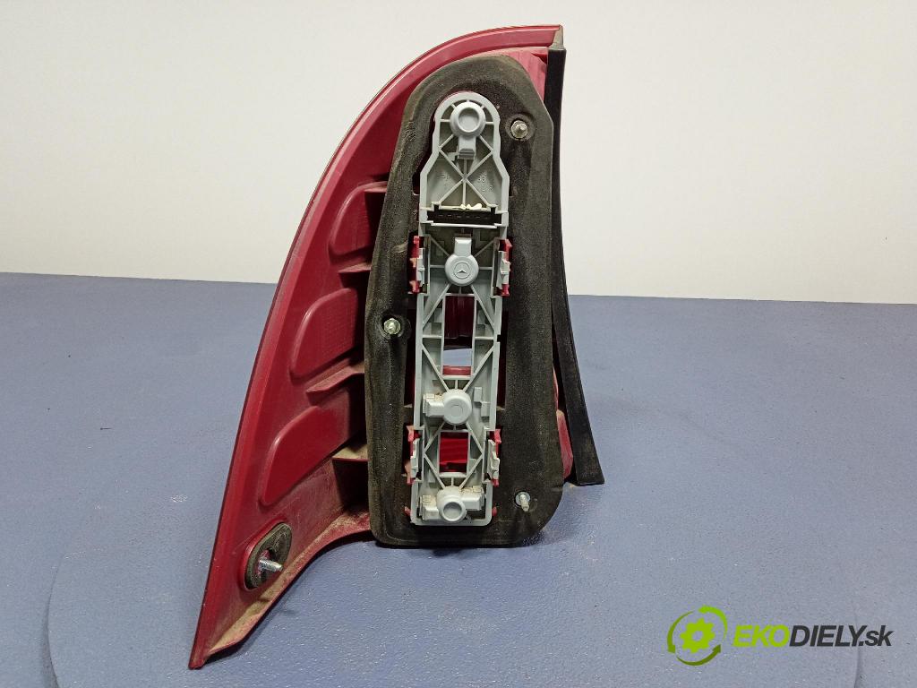 Mercedes C-klasa 2005 svetlo / reflektor zad Prava: Vonkajsia: