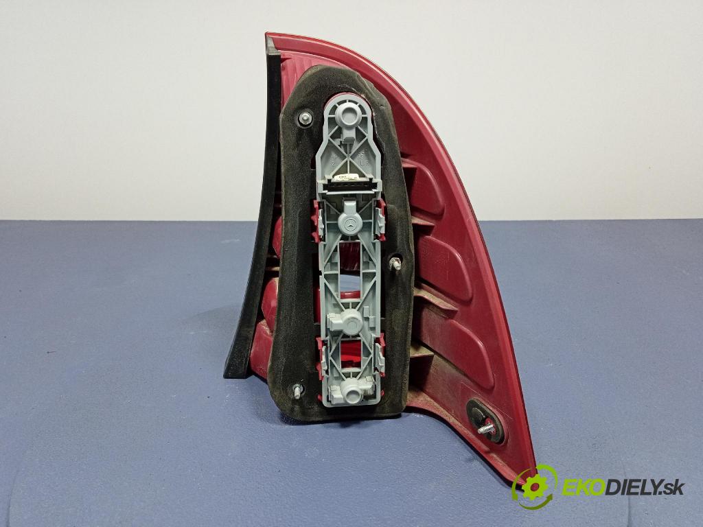 Mercedes C-klasa 2005 svetlo / reflektor zad ľavá Vonkajsia: