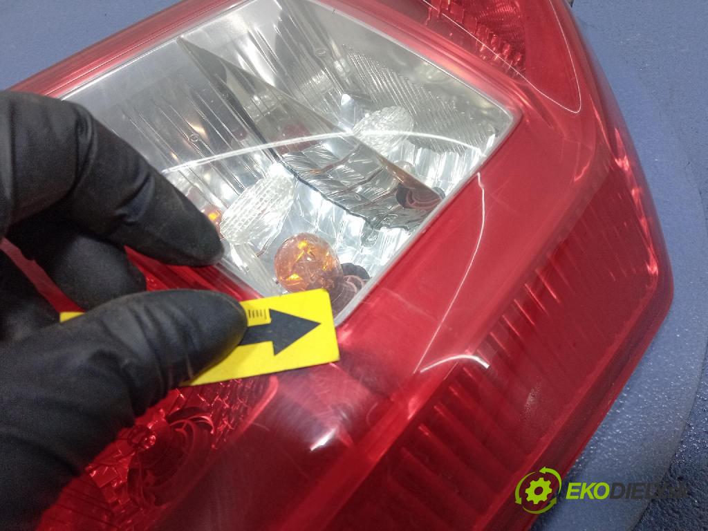 Kia Carens 2007 svetlo / reflektor zad Prava: Vonkajsia: 92402-1D0