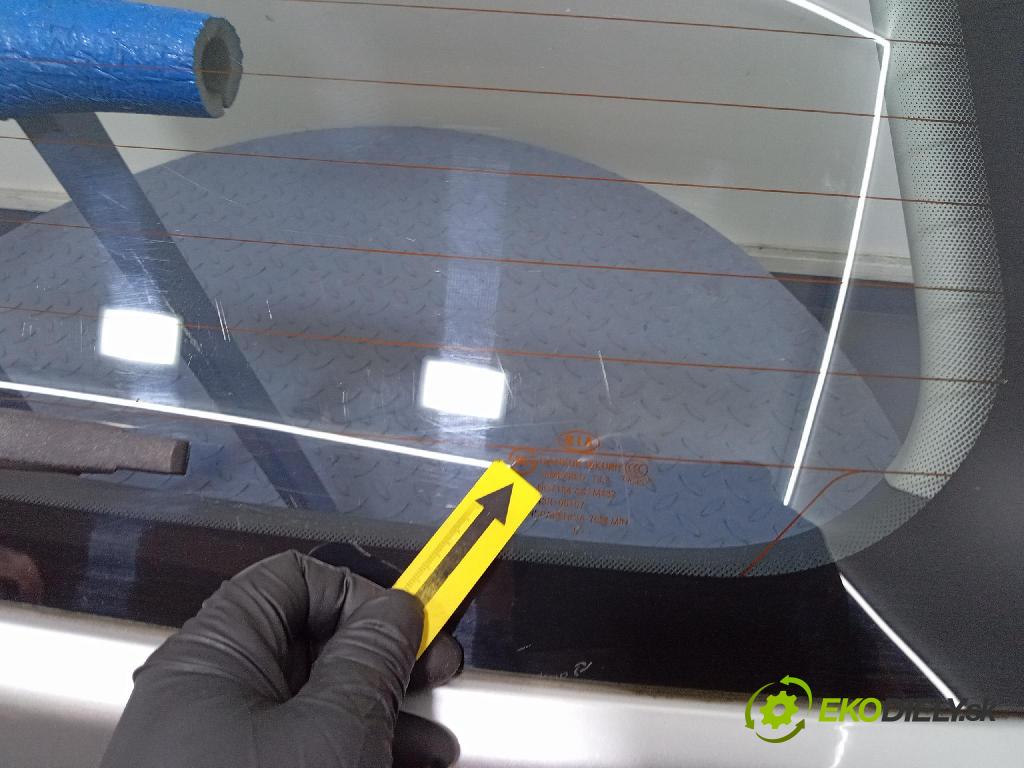 Kia Carens 2007 zadna dveře kufra: kufra: