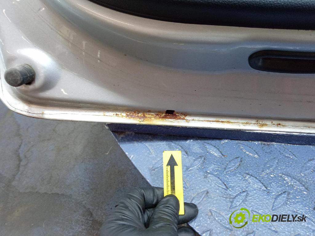 Kia Carens 2007 zadna dveře kufra: kufra: