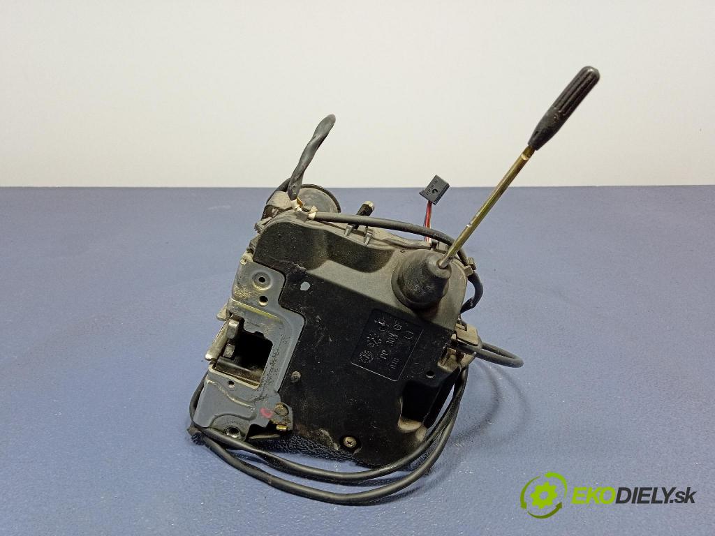 Mercedes C-klasa 2005 zámok dvere Predné Vľavo: 2037200135