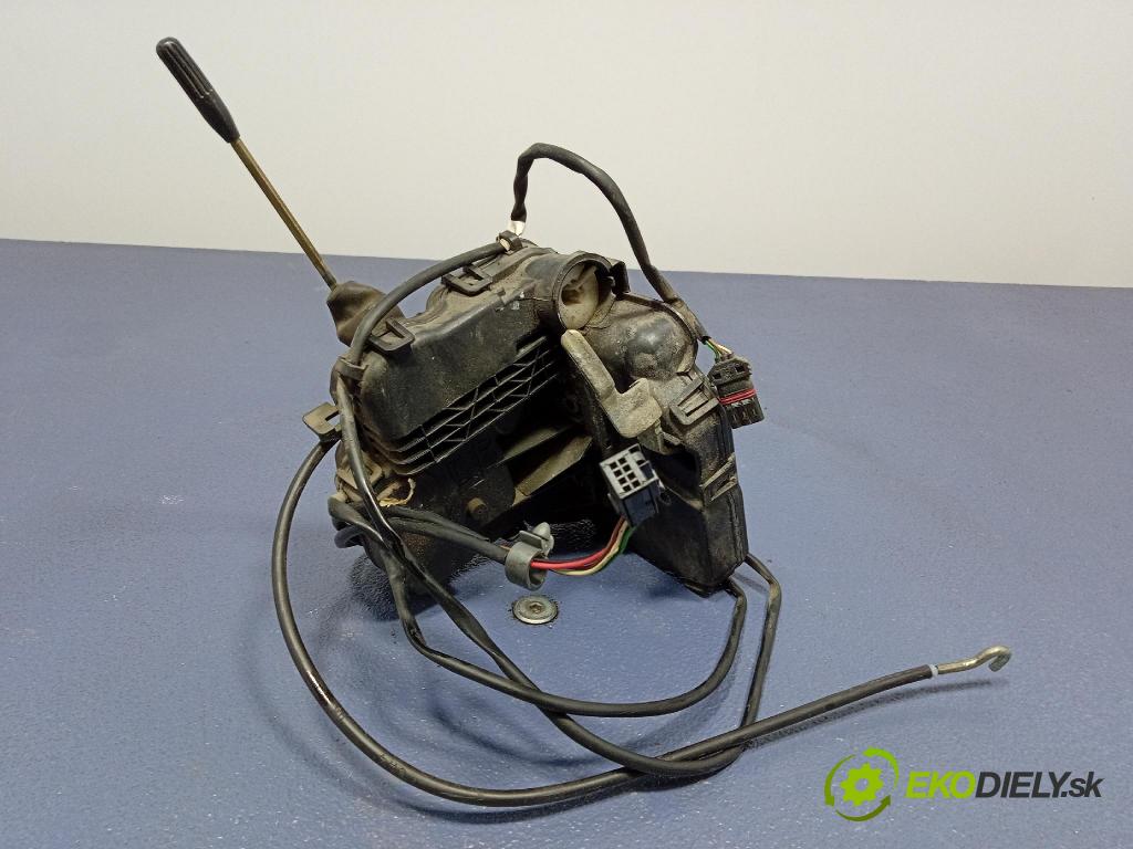 Mercedes C-klasa 2005 zámok dvere Predné Vľavo: 2037200135