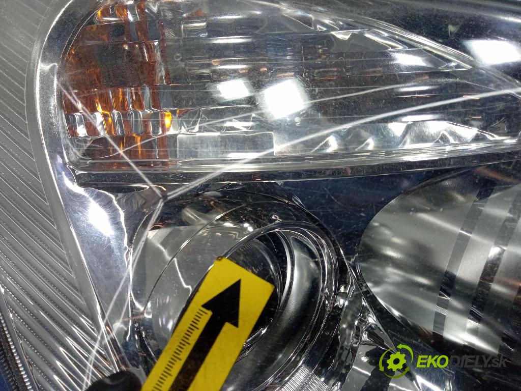 Kia Carens 2007 Reflektor: v pravo: 92102-1D0