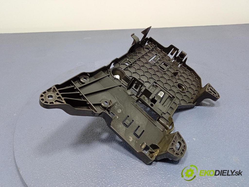 Mercedes S-Klasa 2022 kryt Plast: Interiéry: A2235452101