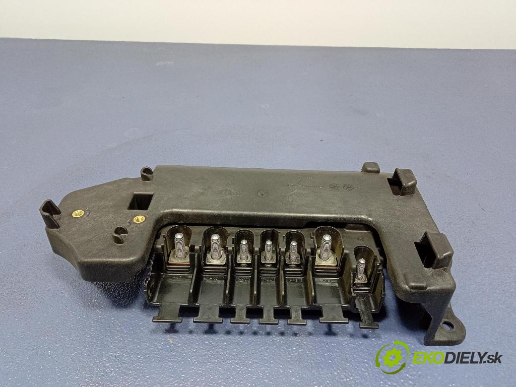 Mercedes S-Klasa 2022 skrinka Poistky: A2235403115