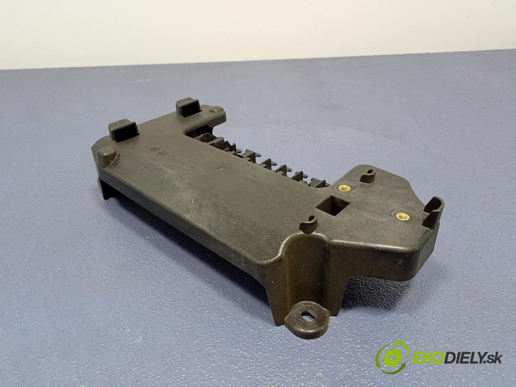 Mercedes S-Klasa 2022 skrinka Poistky: A2235403115