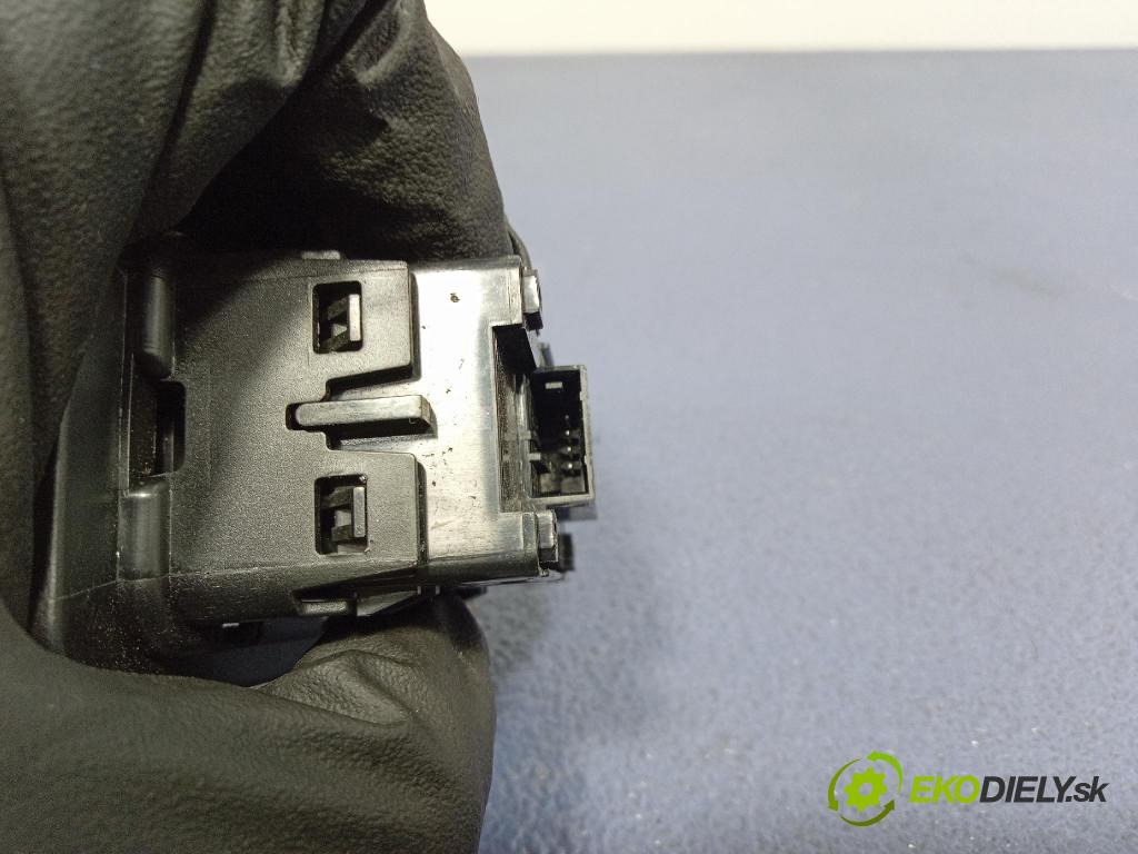 Mercedes S-Klasa 2022 prepínač Klapky: kufra: A2239051703