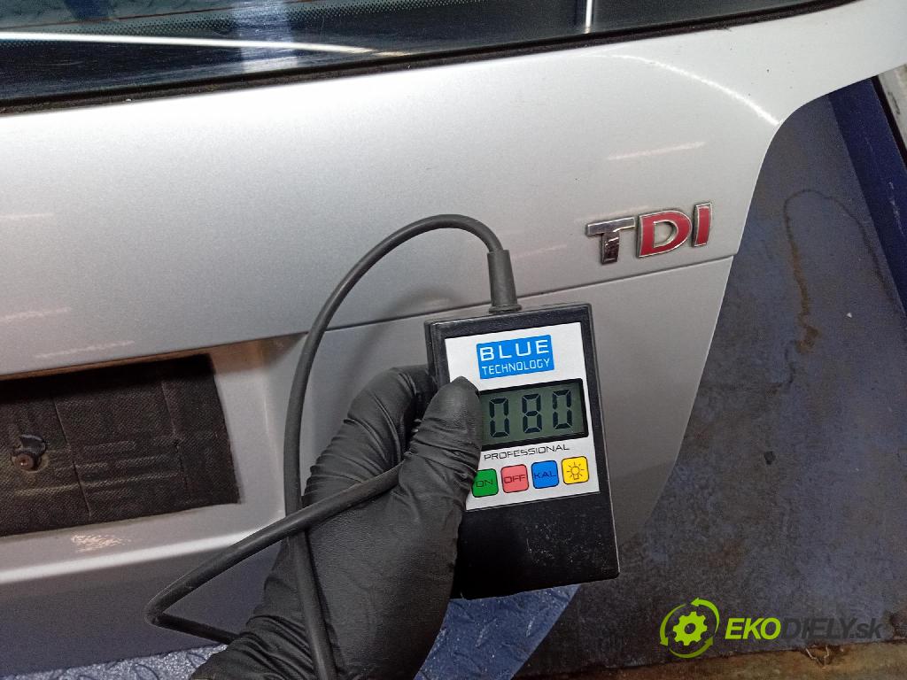 Vw Passat 2001 zadna dveře kufra: kufra: