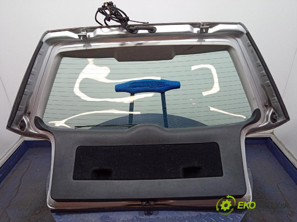 Vw Passat 2001 zadna dveře kufra: kufra: 