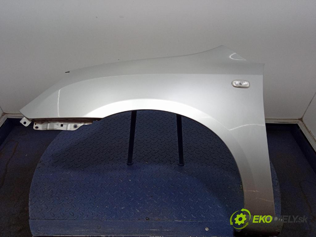 Kia Carens 2007 blatník Predné Vľavo: