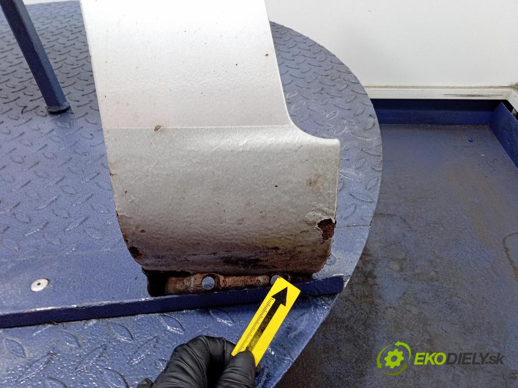 Kia Carens 2007 blatník Predné Vľavo: