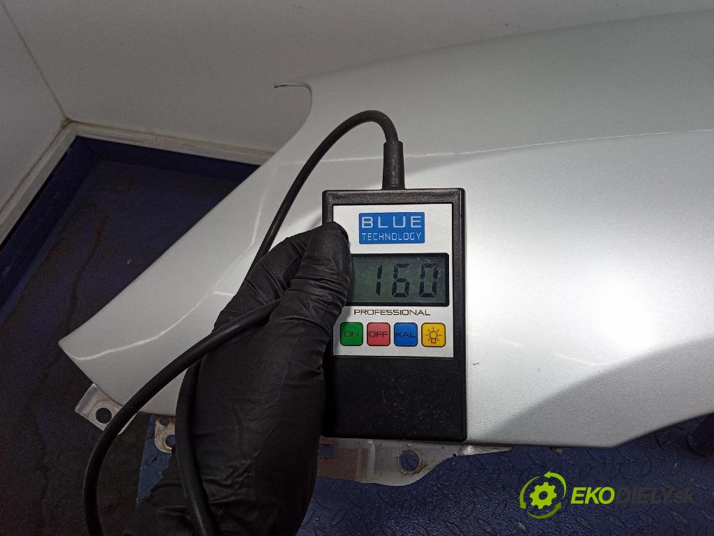 Kia Carens 2007 blatník Predné Vľavo: