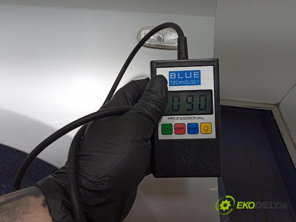 Kia Carens 2007 blatník Predné Vľavo: