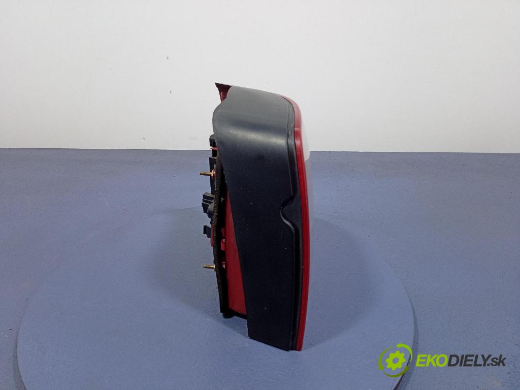 Vw Passat 2001 světlo Zad: Práva: Mimo: