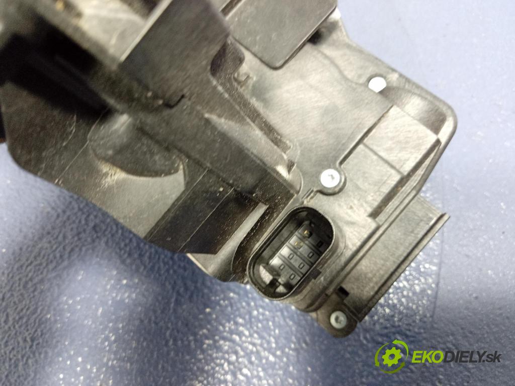 Mercedes S-Klasa 2022 zámok dvere zad v pravo: A0997301501