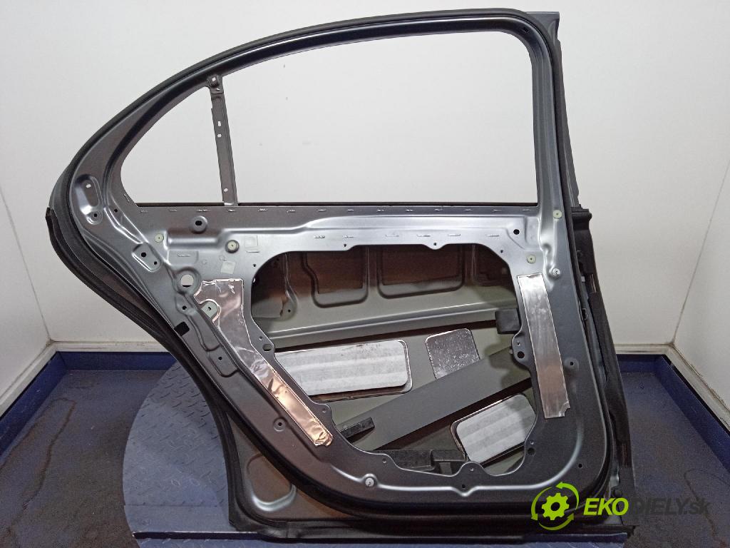 Mercedes S-Klasa 2022 dvere zad Vľavo: 