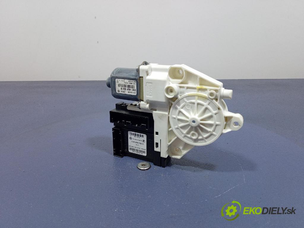 Vw Golf 2008 mechanizmus okna Okná: Predné v pravo: 5M1837402G