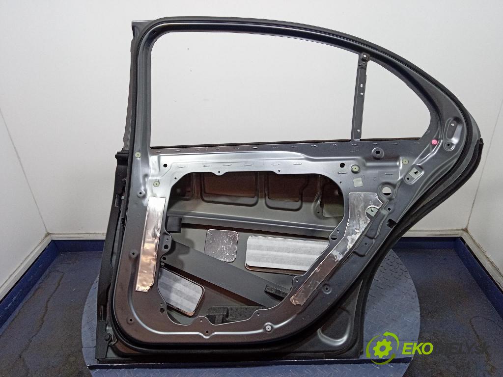 Mercedes S-Klasa 2022 dveře Zad: prave 