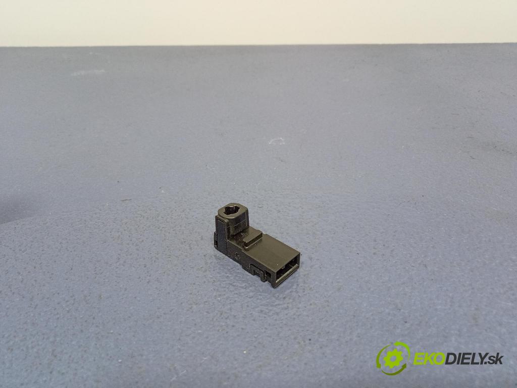 Mercedes S-Klasa 2022 Svietidlá: Vnútri: A0009007129