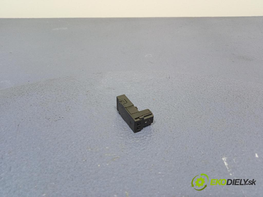 Mercedes S-Klasa 2022 Svietidlá: Vnútri: A0009007129