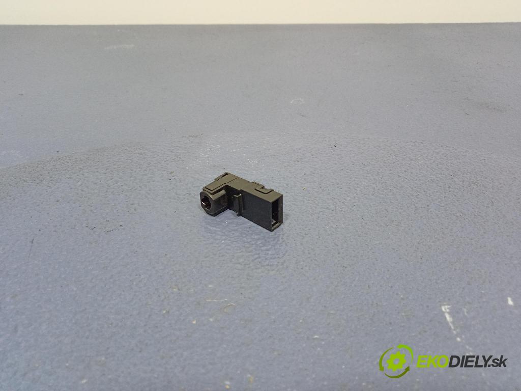 Mercedes S-Klasa 2022 Svietidlá: Vnútri: A0009007129