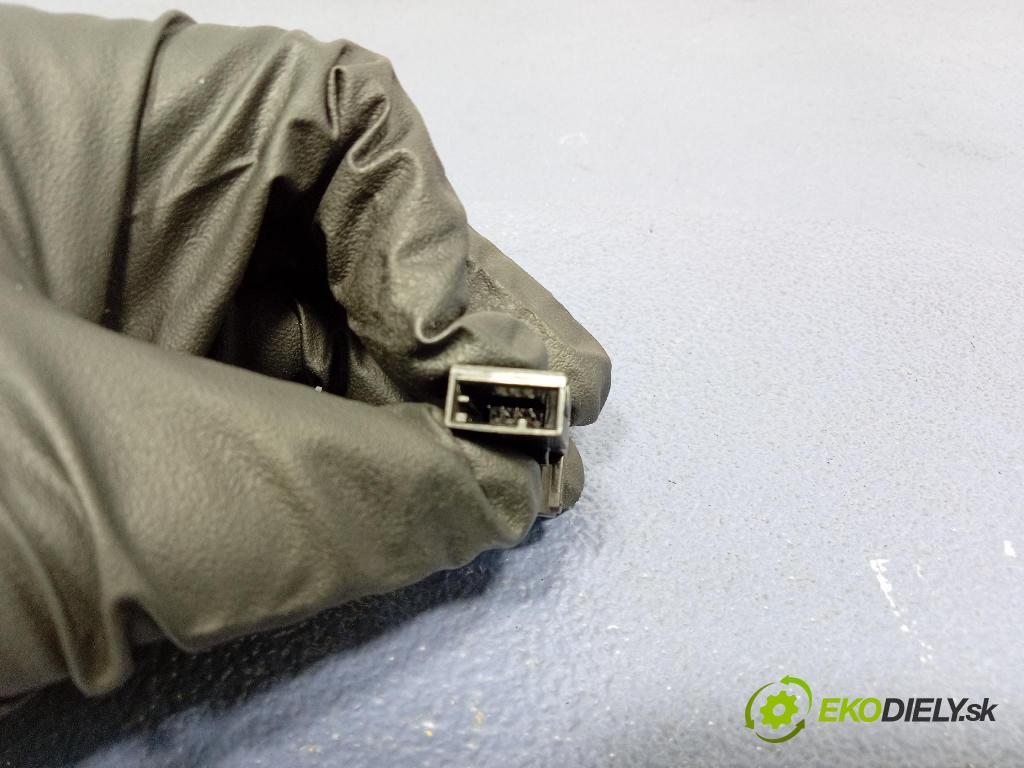 Mercedes S-Klasa 2022 Svietidlá: Vnútri: A0009007129