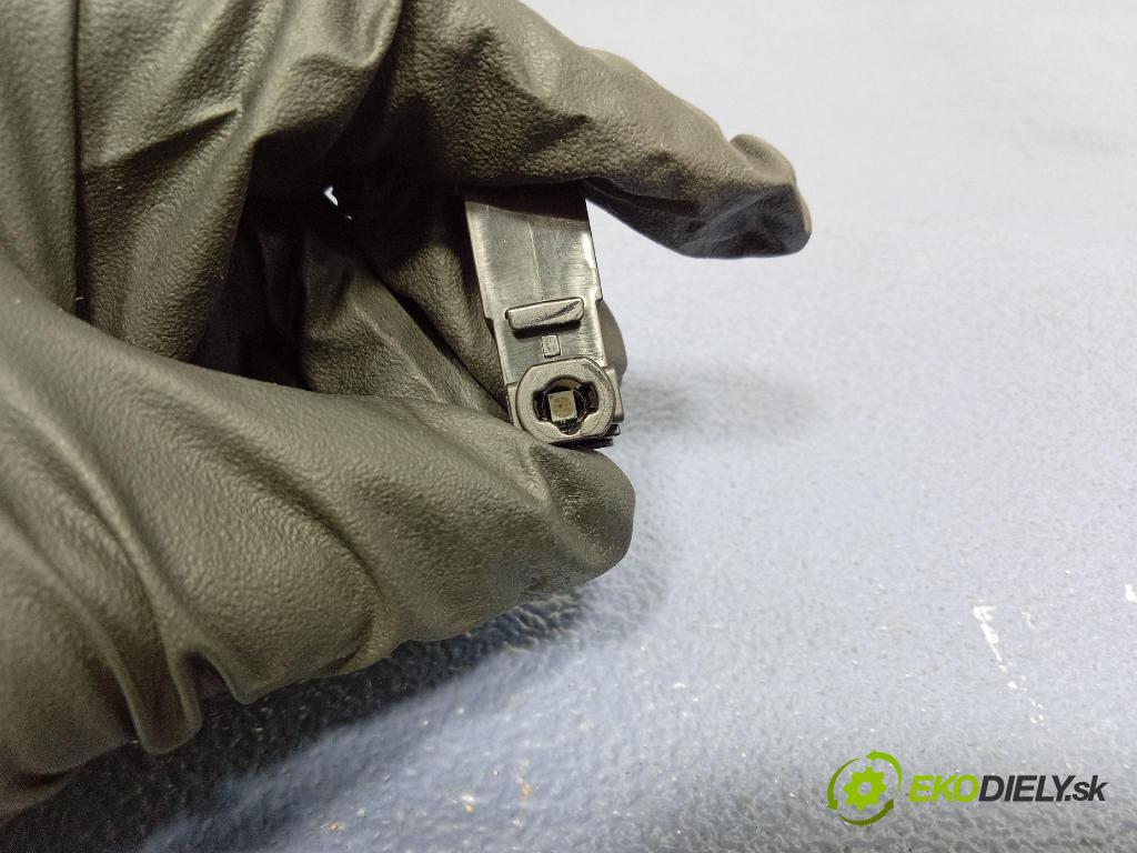 Mercedes S-Klasa 2022 Svietidlá: Vnútri: A0009007129